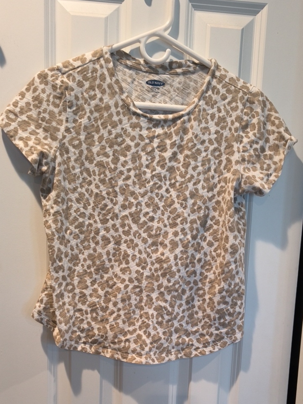 Old Navy Beige and White Leopard Print Short Sleeve Tee